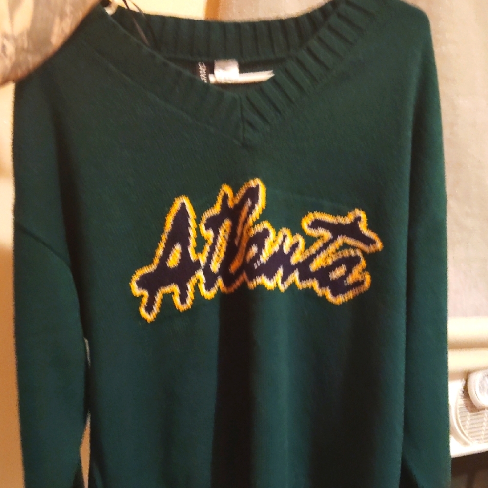 Dividend Dark Green V-Neck Sweater with Atlanta Design